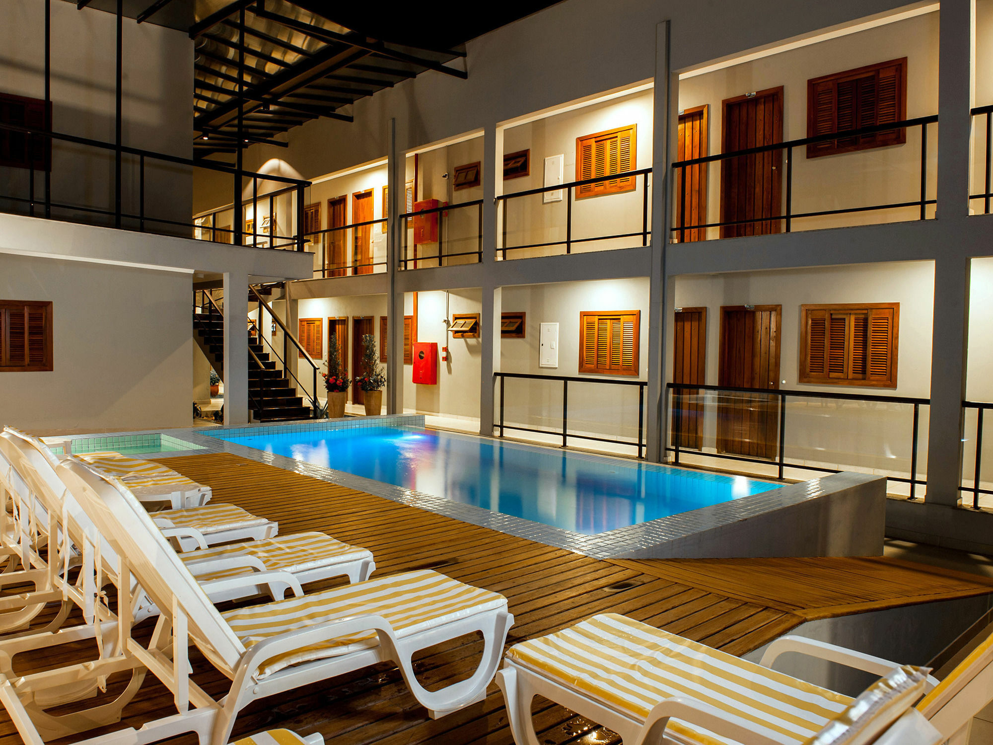 Clh Suites Bonito Centro Екстериор снимка